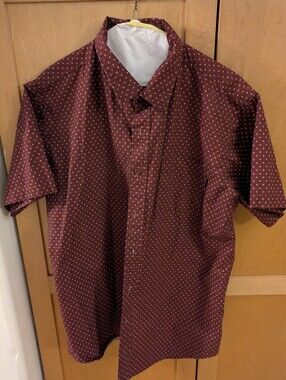 Hawks bay,Men's Short-Sleeve Button-Up Shirt — Burgundy with Micro Dot Pattern